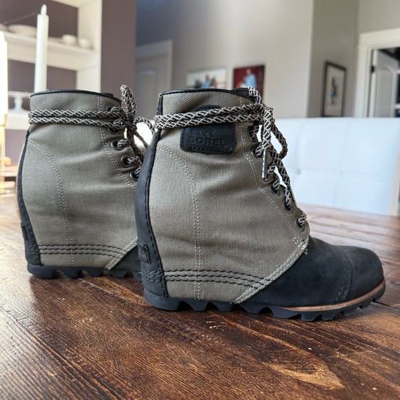 Sorel PDX Wedge Boots - Picture 2 of 12